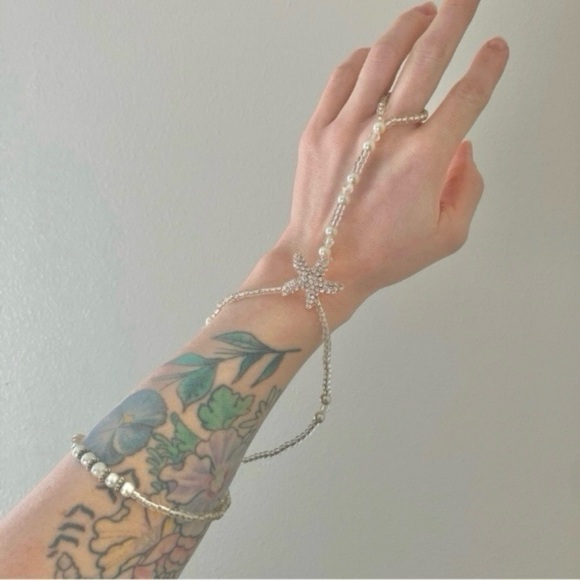 Handmade “Nadine” Starfish Pearl Hand Chain Slave Bracelet Ring Jewelry Beachy - Picture 2 of 11